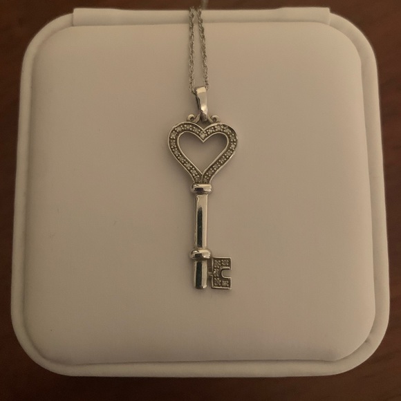 Jewelry - ❤️Sterling Silver Chain with Heart Key Charm❤️